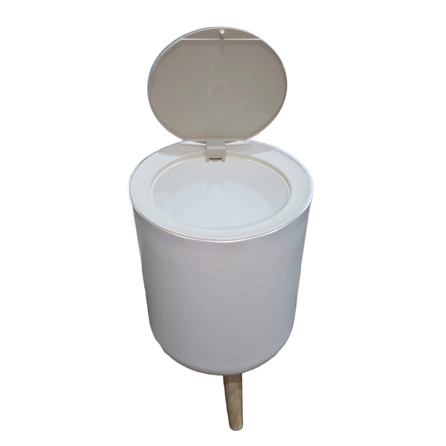 سلة قمامة كبيرة سلة قمامة كبيرة