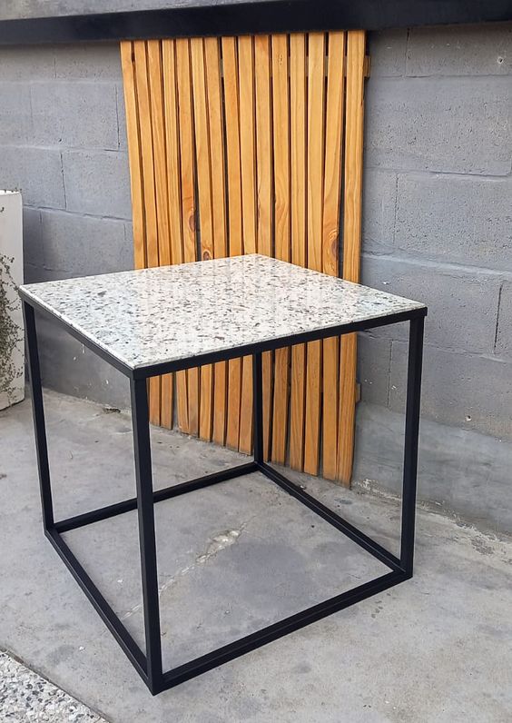 ترابيزة انتريه ستيل