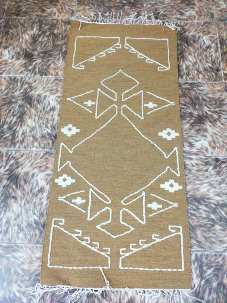 سجادة صوف صناعة يدوية