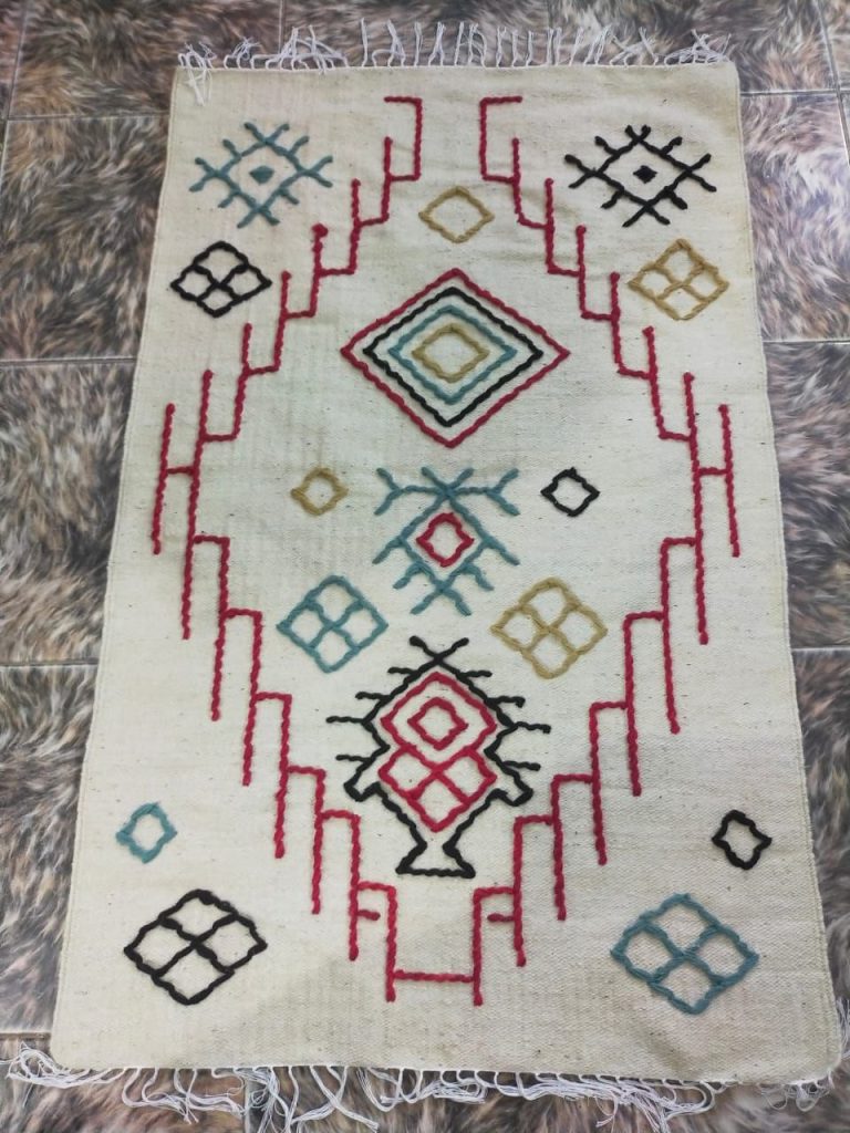 سجادة صوف صناعة يدوية
