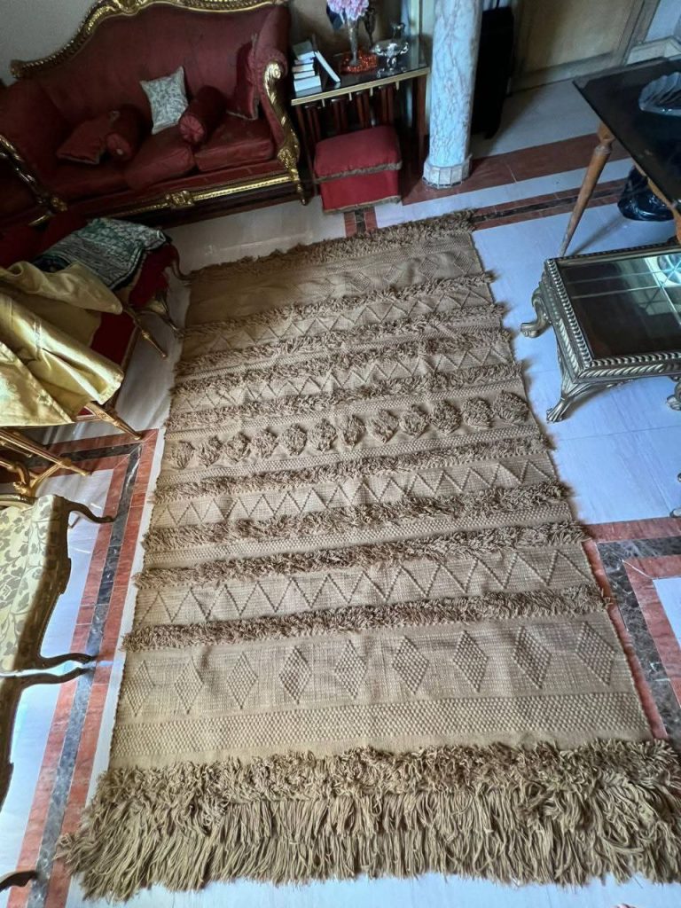 سجادة صوف صناعة يدوية
