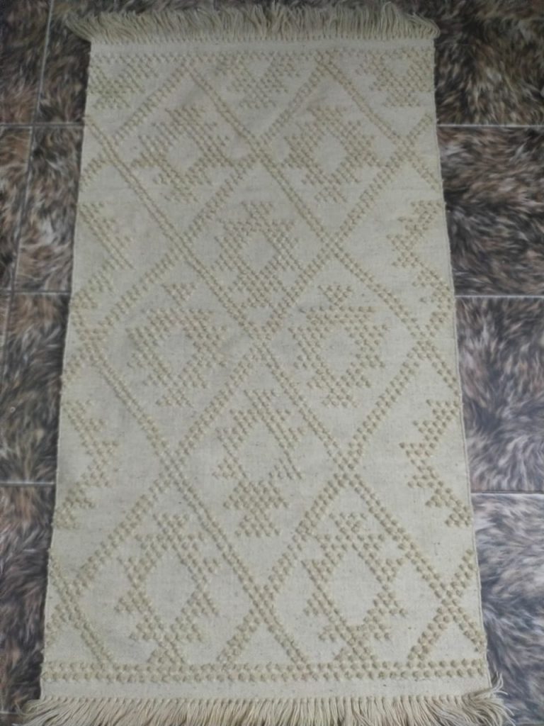 سجادة صوف صناعة يدوية