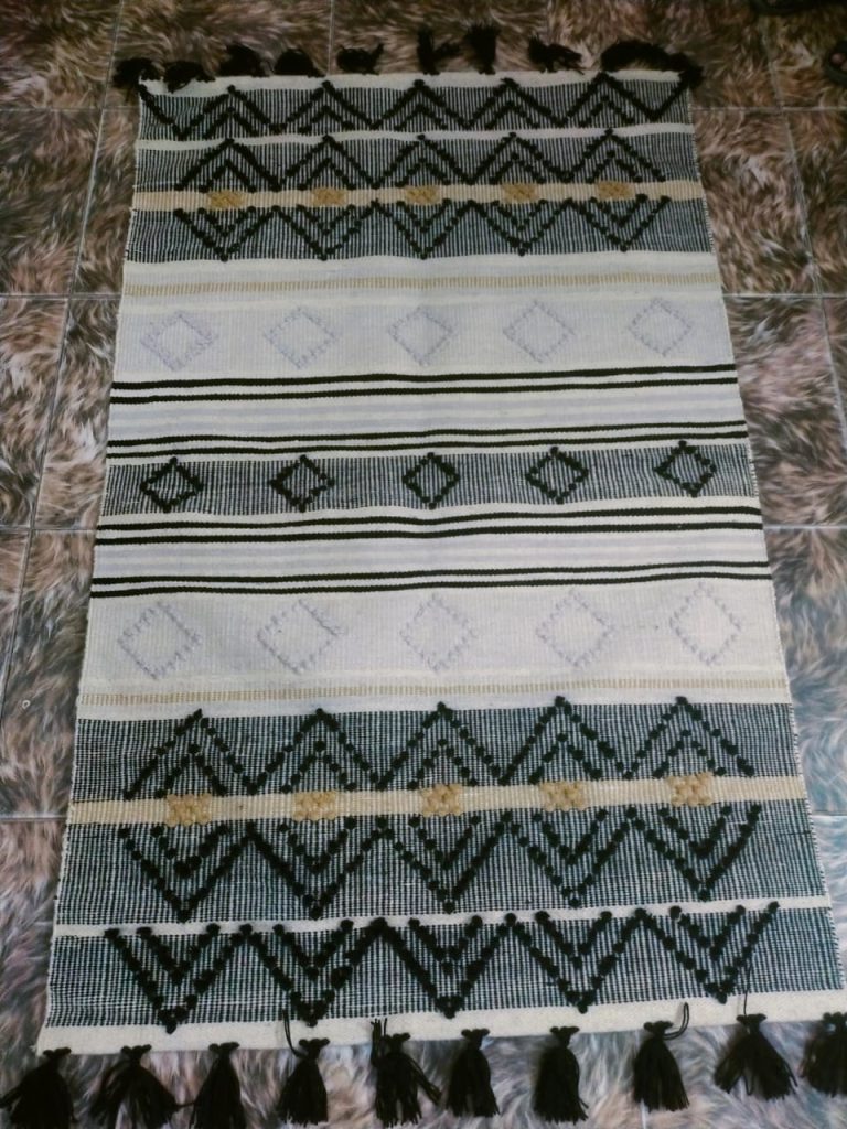 سجادة صوف صناعة يدوية
