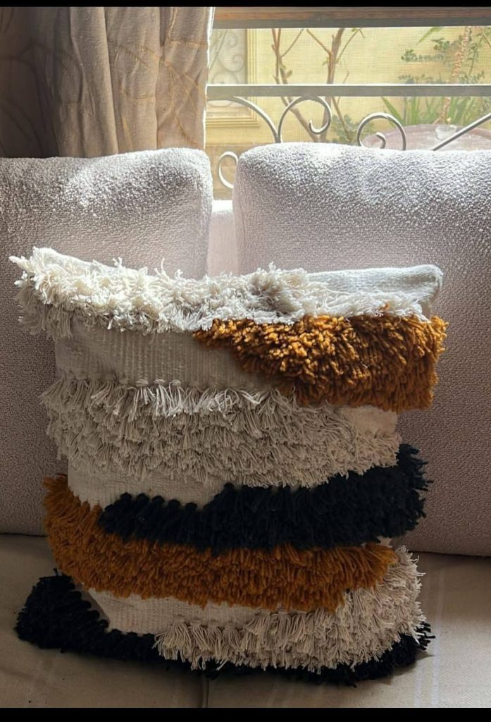 كوشن صوف صناعة يدوية