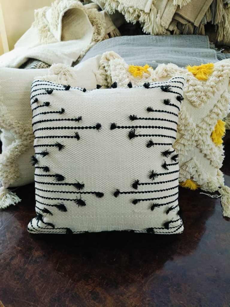 كوشن صوف صناعة يدوية