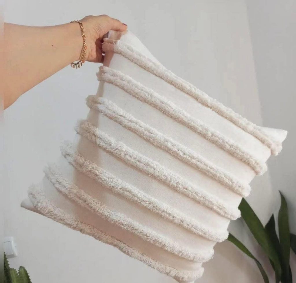 كوشن صوف صناعة يدوية